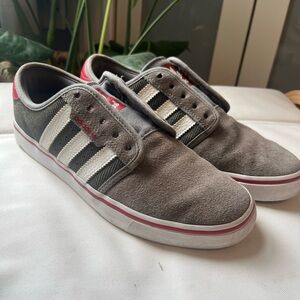 Gray suede adidas skater shoes (adi ease)